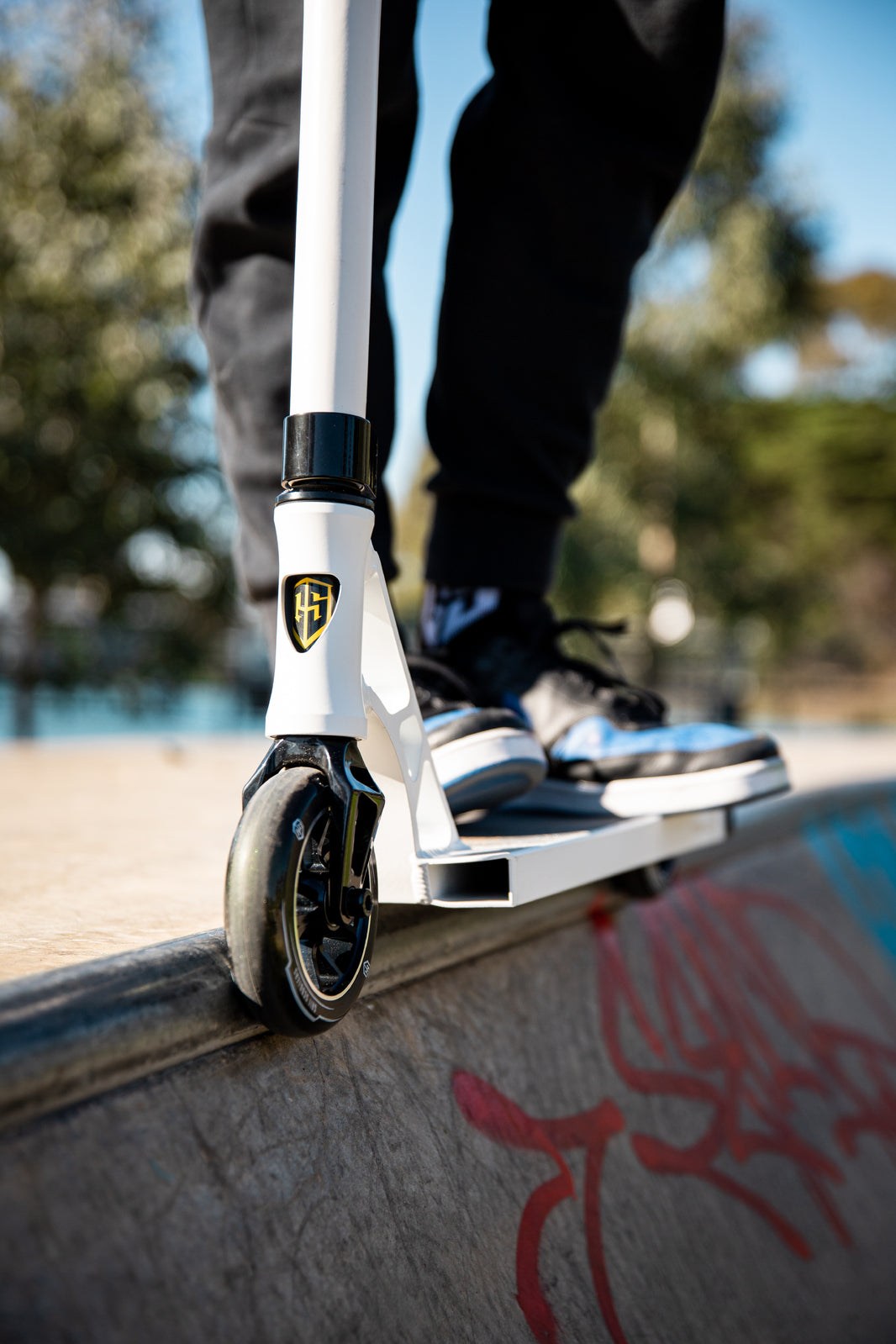 Grit INVADER Scooter White