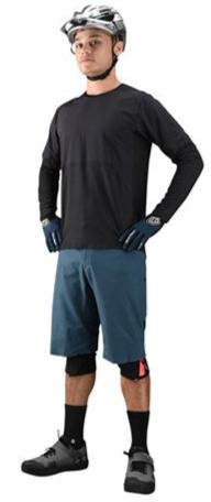 TROY LEE DESIGNS DRIFT LS JERSEY - CARBON FRONT FACING MODEL