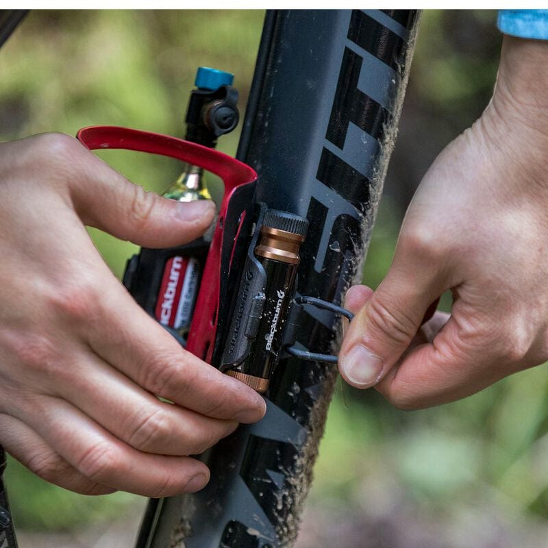 Blackburn Pro Plugger and CO2 Inflator Kit Black