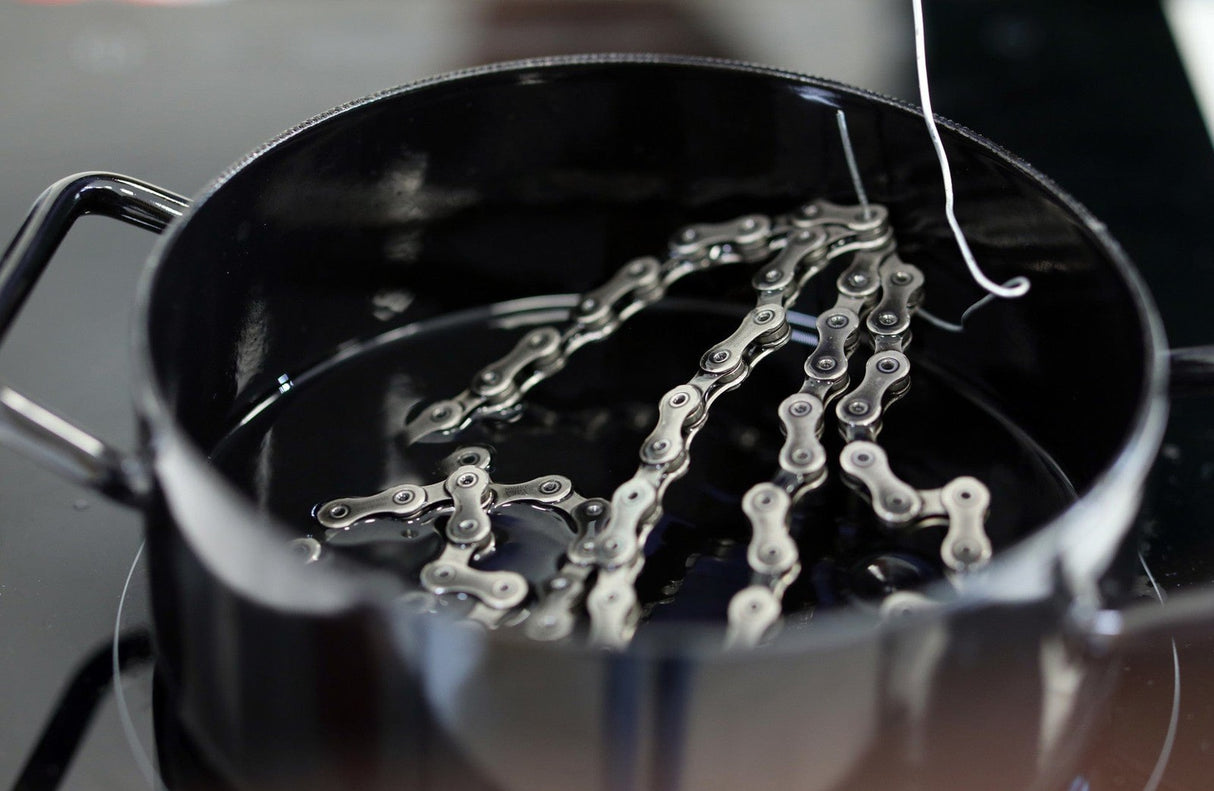 absoluteBLACK GRAPHENWax Hot Melt Chain Wax Lubricant