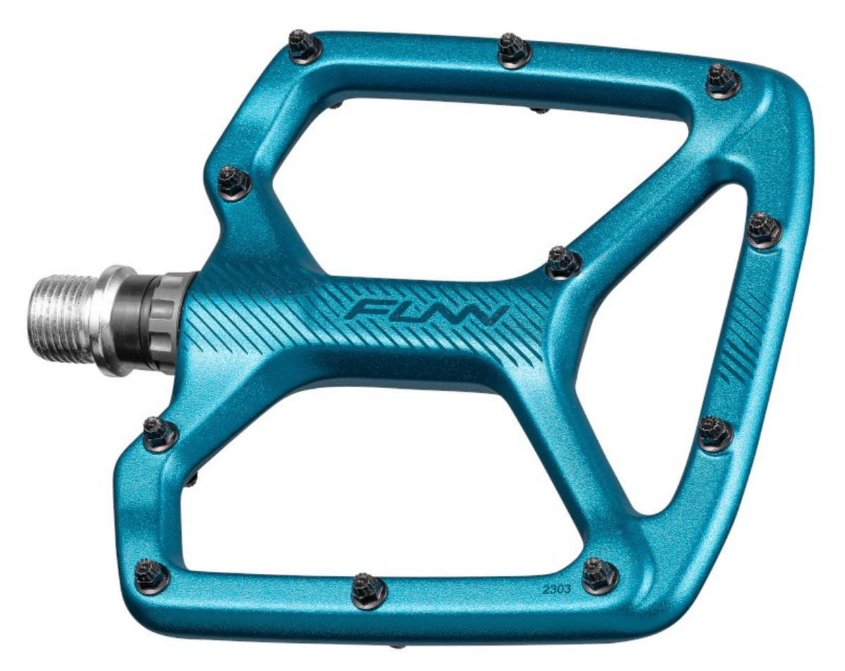 Funn Python V2 Flat Pedal with Long Pins