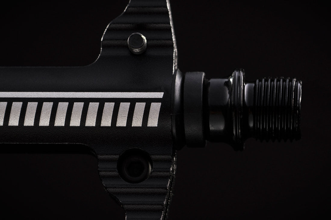 DEITY Black Kat Flat Pedals