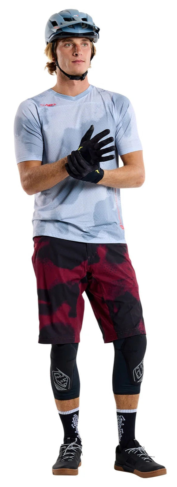 Troy Lee Designs SKYLINE AIR SS JERSEY FLARED CONCRETE FRONT FACING MODEL