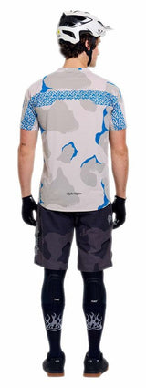 Troy Lee Designs Skyline Pro Short Shell Flow Camo Carbon BACK FACING MODEL