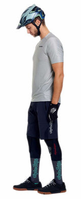 Troy Lee Designs Skyline Pro Air Short Bn3Th Liner Mono Carbon SIDE-FRONT FACING MODEL