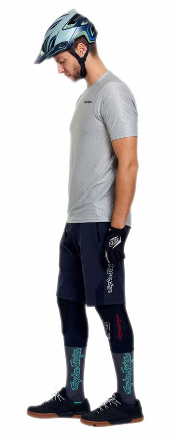 Troy Lee Designs Skyline Pro Air Short Shell Mono Carbon SIDE-FRONT FACING MODEL