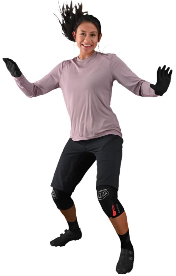 TLD 24.1 Womens LILIUM SHORT - BLACK FRONT FACING MODEL