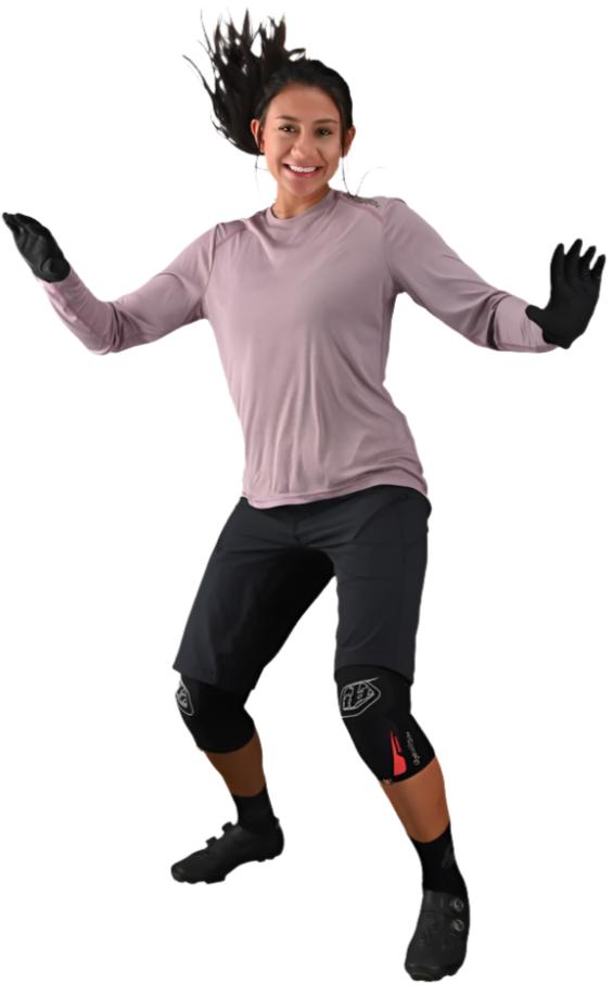 TLD 24.1 Womens LILIUM SHORT SHELL - BLACK FRONT FACING MODEL