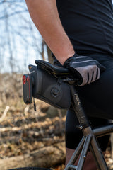 KOM Saddle Bag with ATOP Dial and Disc for Varia (Small)