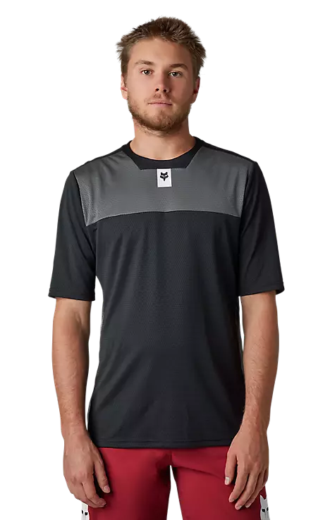 Fox Racing Defend Short Sleeve Jersey FRONT FACING MODEL