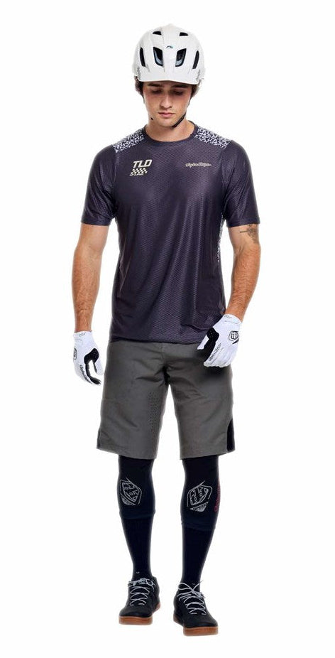 Troy Lee Designs Skyline Pro Air Short Sleeve Jersey Ridgeline Carbon FRONT FACING MODEL