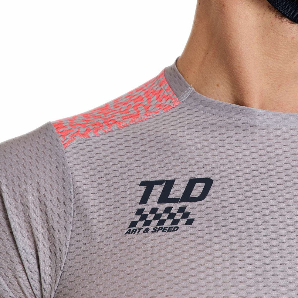 Troy Lee Designs Skyline Pro Short Sleeve Jersey Fangs Army DETAILS