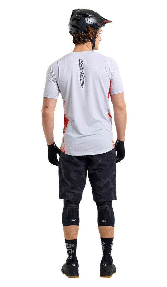 Troy Lee Designs Skyline SS Jersey 25.2 Elemental Limestone BACK FACING MODEL