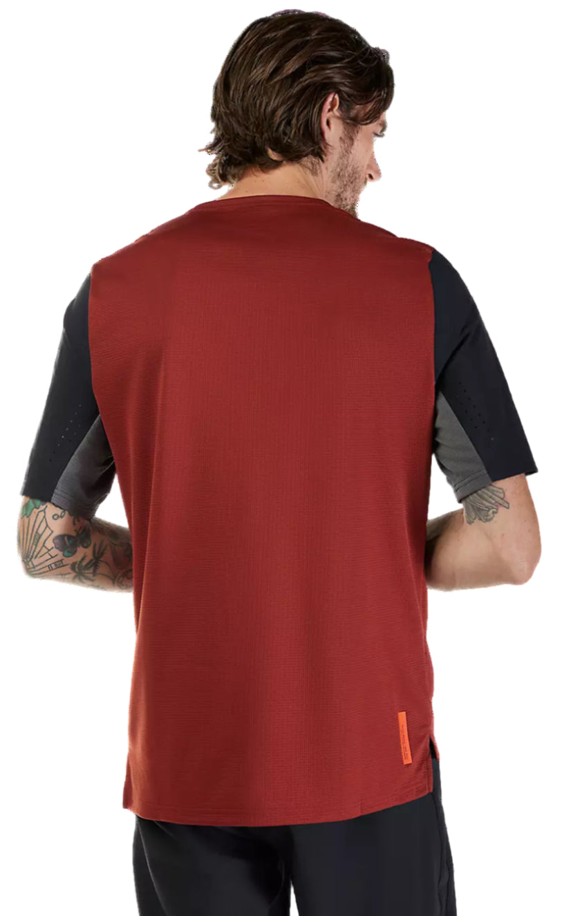 Fox Defend SS Jersey Rust BACK FACING MODEL 