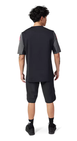 Fox DEFEND Short Sleeve JERSEY TAUNT Black BACK FACING MODEL