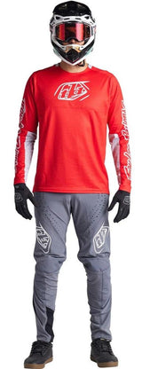 TROY LEE DESIGNS 24.1 SPRINT JERSEY ICON FIRE - RED FRONT FACING MODEL