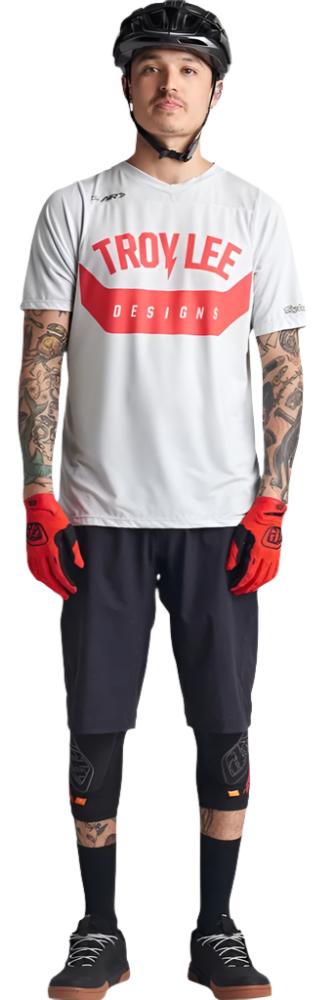 TROY LEE DESIGNS 24.1 SKYLINE AIR SS JERSEY AIRCORE - CEMENT FRONT FACING MODEL