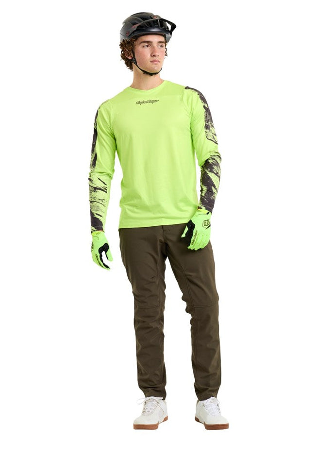 Troy Lee Designs Skyline Chill Jersey 25.2 Rockslide Glo Yellow FRONT FACING MODEL