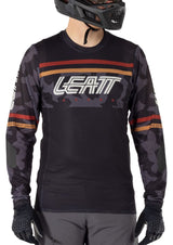 Leatt MTB Gravity 4.0 Jersey Black FRONT FACING MODEL