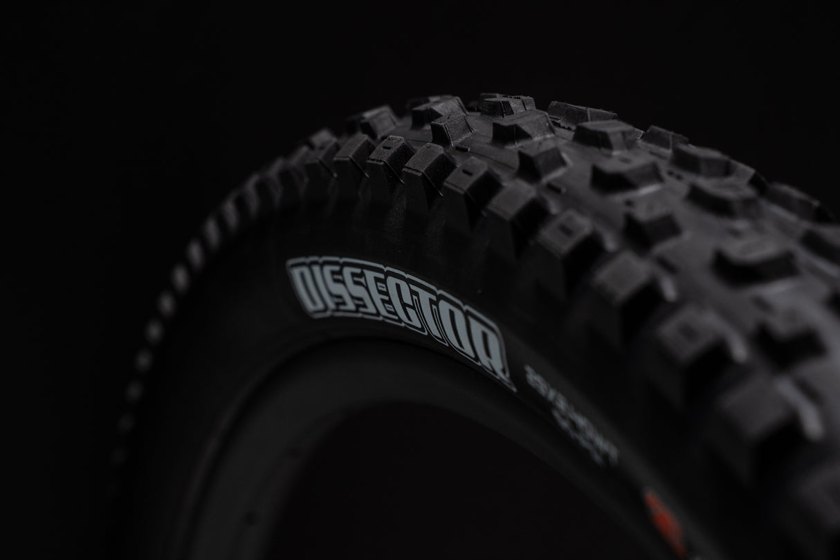 Dissector Gen 2 Tread Angle Closeup on black background