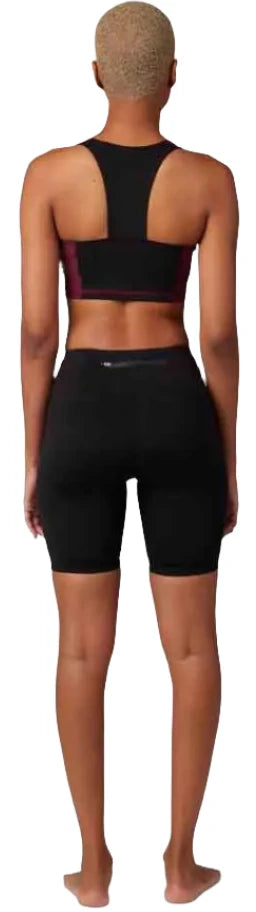 Fox WOMENS MOTIVE SHORT - Black BACK FACING MODEL