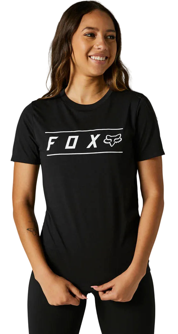 Fox Women PINNACLE Short Sleeve TECH TEE Black FRONT FACING MODEL