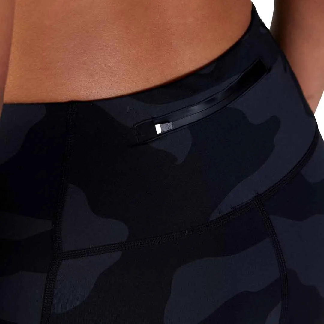 Fox WOMENS MOTIVE 3/4 CAMO LEGGING Black Camo BACK DETAILS