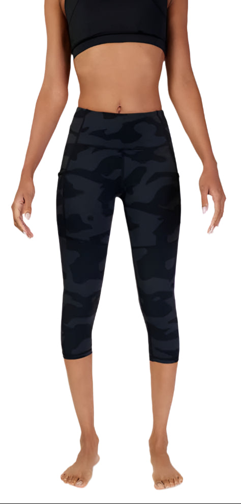 Fox WOMENS MOTIVE 3/4 CAMO LEGGING Black Camo FRONT FACING MODEL