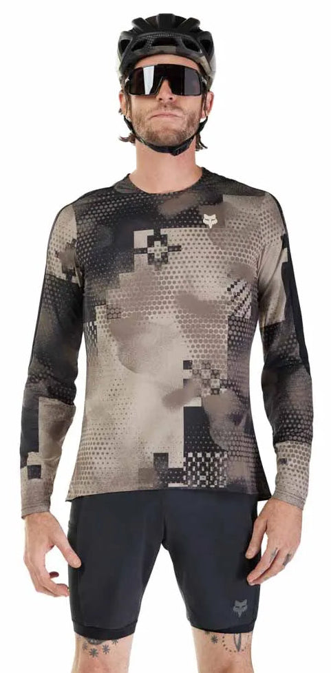 Fox Flexair Ascent LS Jersey PULSE Sand FRONT FACING MODEL