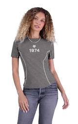 Fox Women's Moto-X Fitted Tee Heather Graphite FRONT FACING MODEL 
