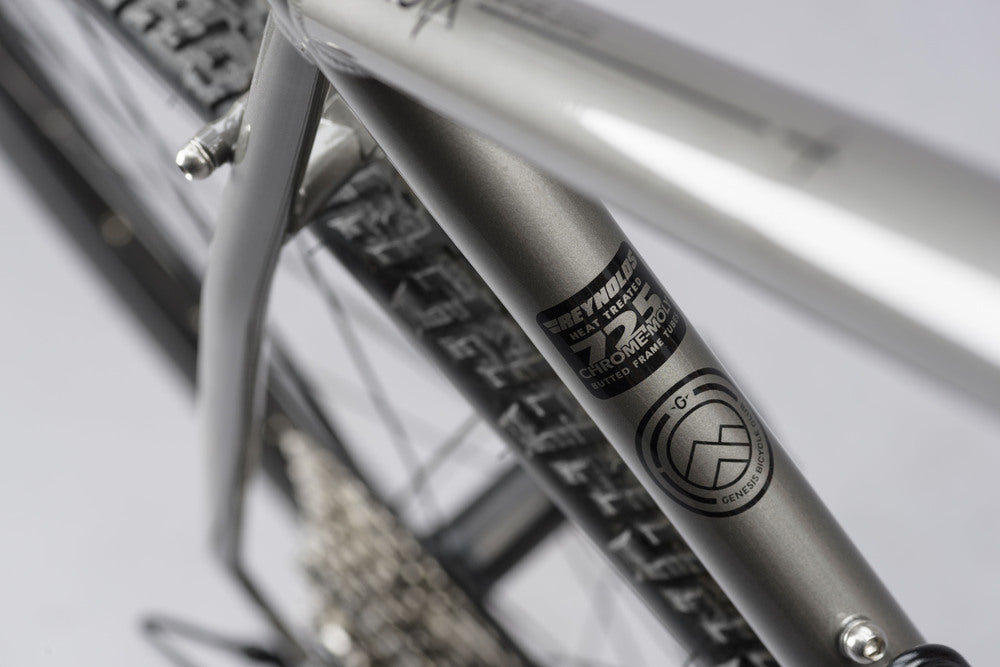 Genesis Croix de Fer 20 Flat Bar 700C Adventure Bike - Silver