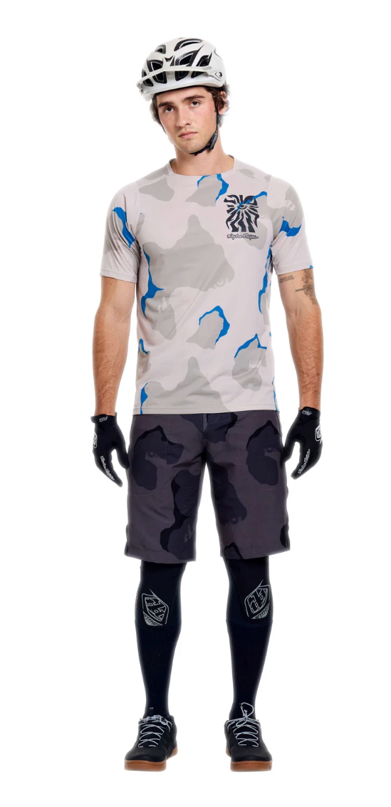 Troy Lee Designs Skyline Pro Short BN3TH Liner Flow Camo Carbon FRONT FACING MODEL