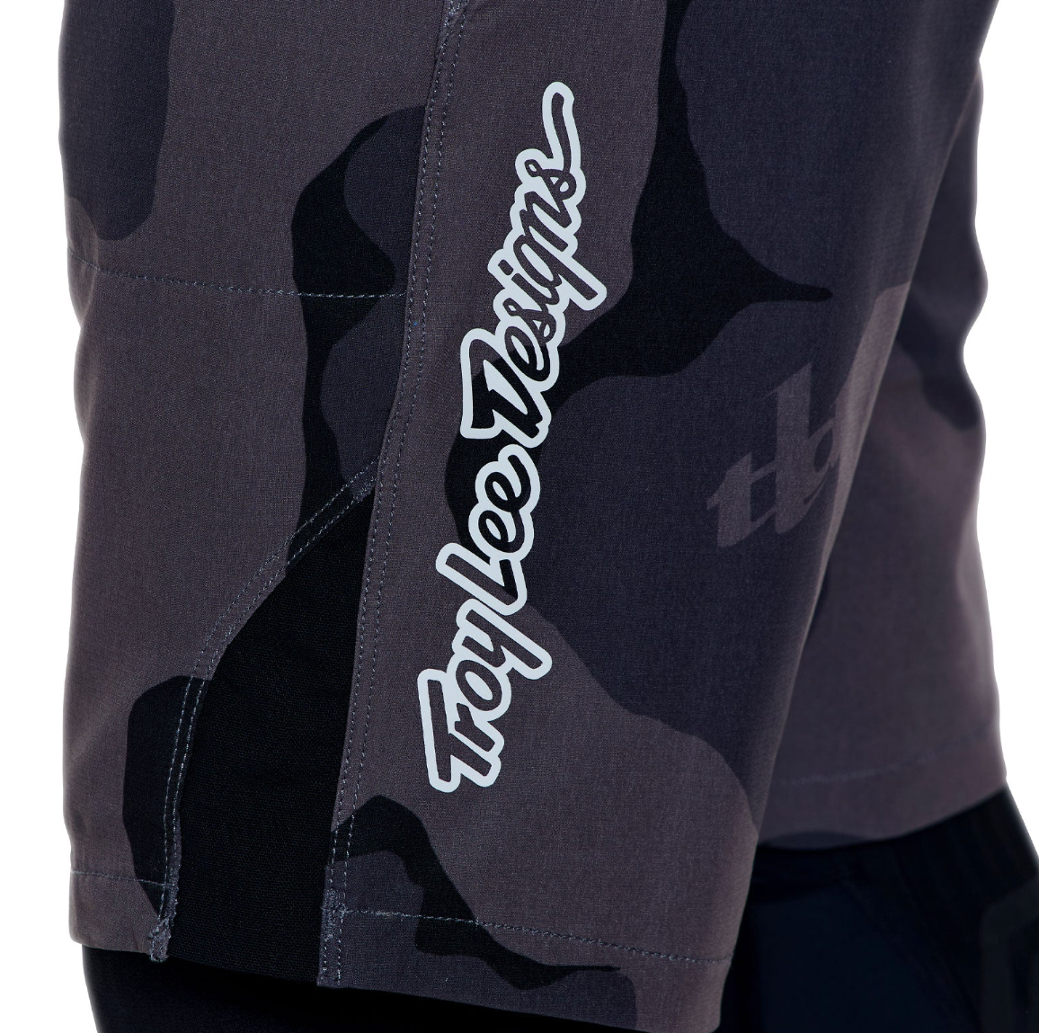 Troy Lee Designs Skyline Pro Short BN3TH Liner Flow Camo Carbon DETAILS