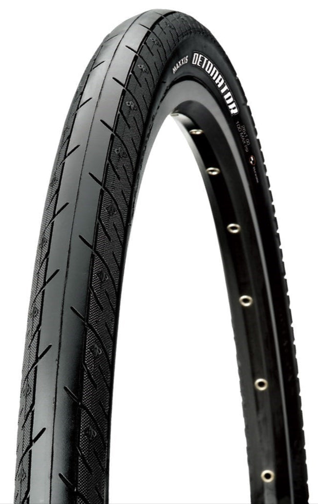 Maxxis DETONATOR 700 X 23C WIRE 60TPI TYRE