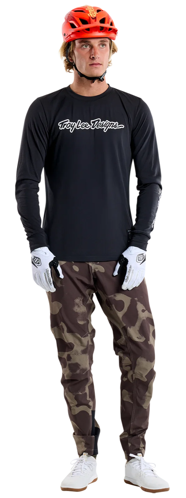 Troy Lee Designs SKYLINE LONG SLEEVE RIDE TEE SIGNATURE BLACK FRONT FACING MODEL