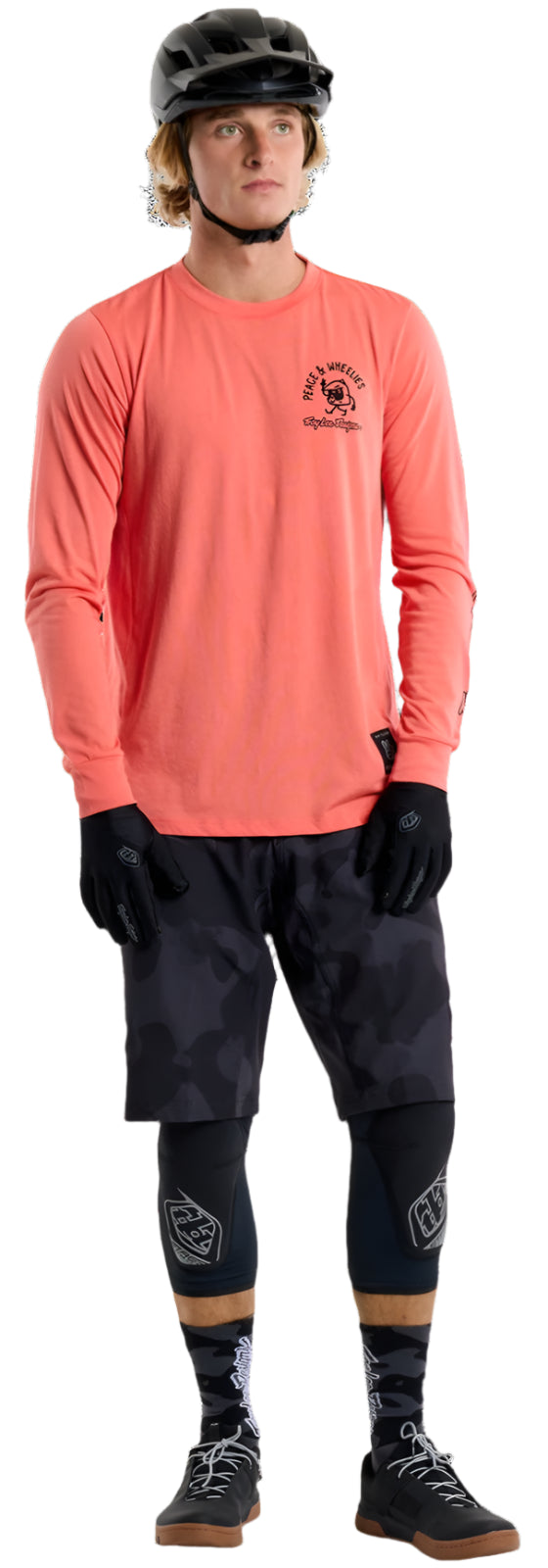 Troy Lee Designs SKYLINE SHORT W/LINER  SCRUBLAND CARBON FRONT FACING MODEL