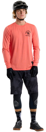 Troy Lee Designs SKYLINE SHORT W/LINER  SCRUBLAND CARBON FRONT FACING MODEL