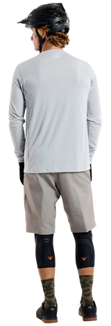 Troy Lee Designs SKYLINE LONG SLEEVE RIDE TEE SIGNATURE MIST BCAK FACING MODEL