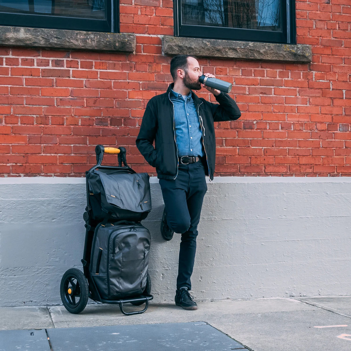 Burley Travoy Transit Messenger Bag Black