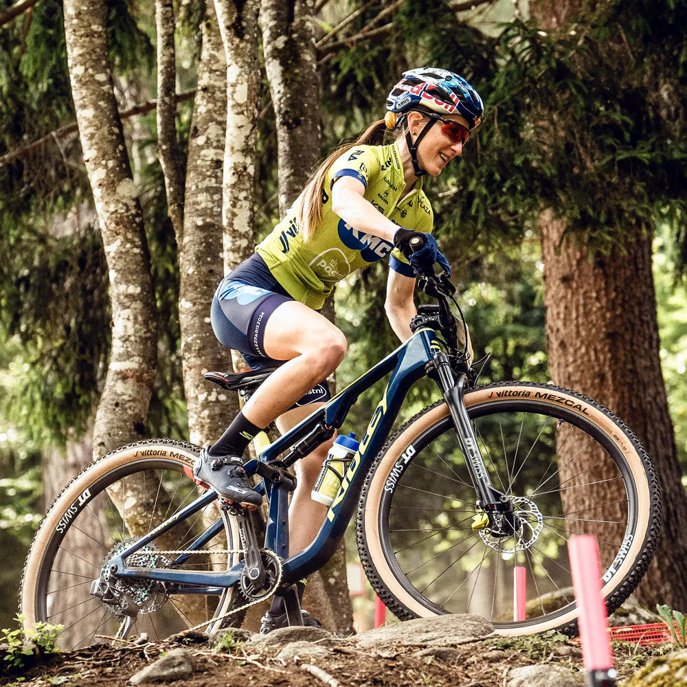 Vittoria Mezcal XCR 29x2.35 Trail Tyre Tan Wall