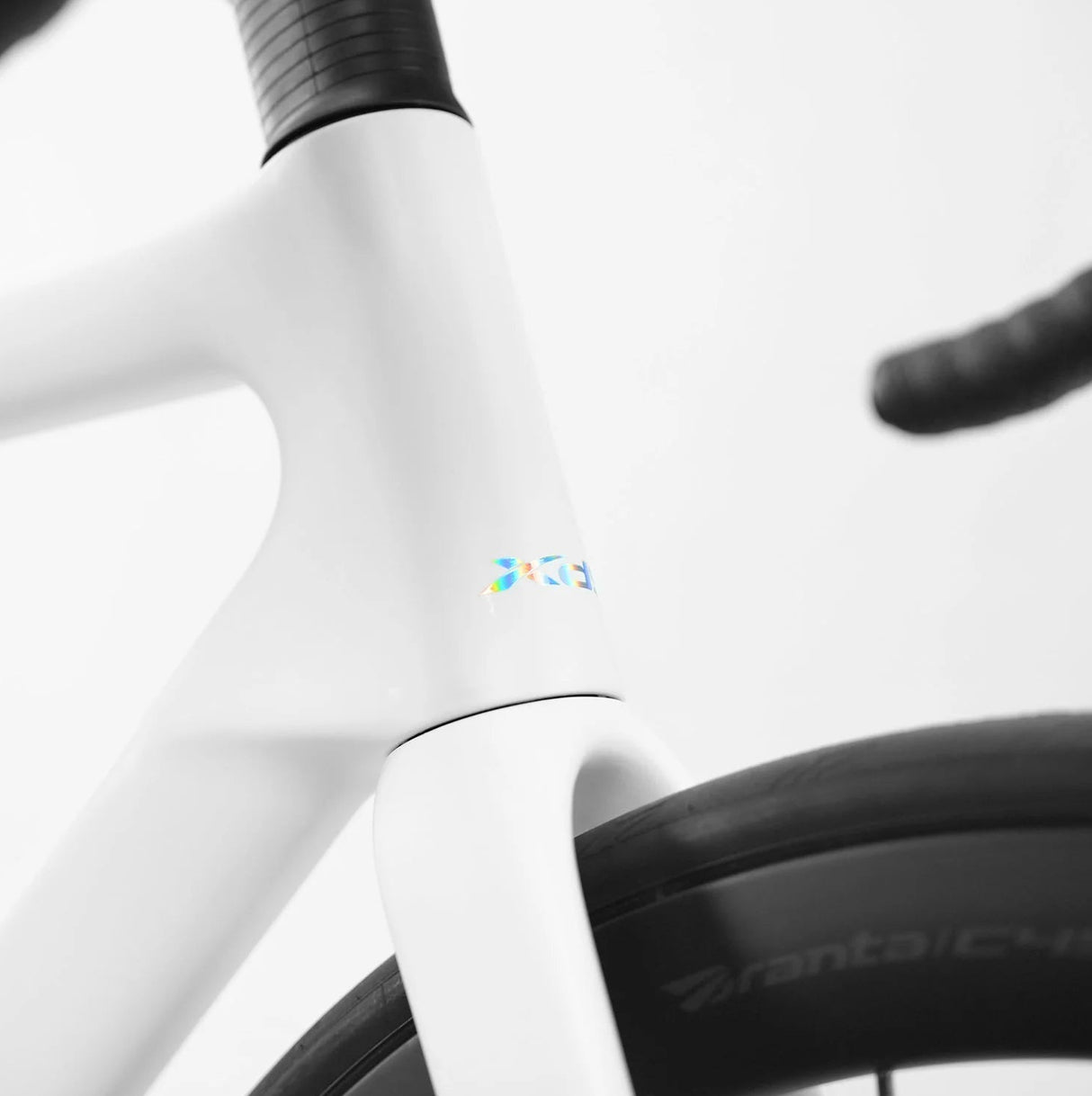 XDS RS7 105 White Carbon Road Bike