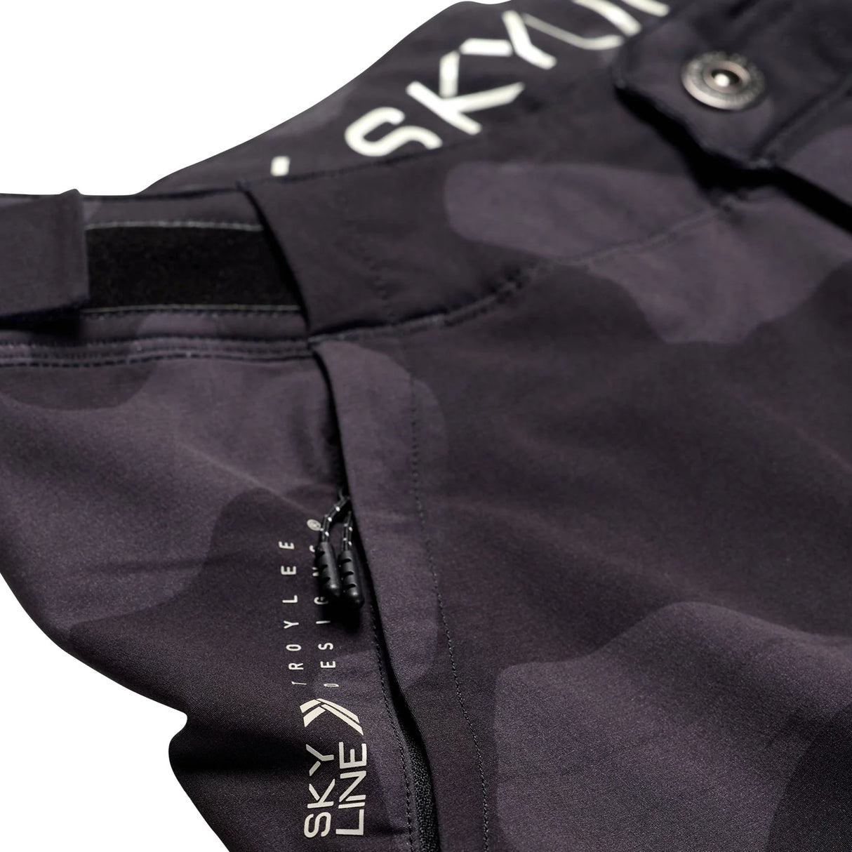 Troy Lee Designs SKYLINE SHORT SHELL SCRUBLAND CARBON DETAILS