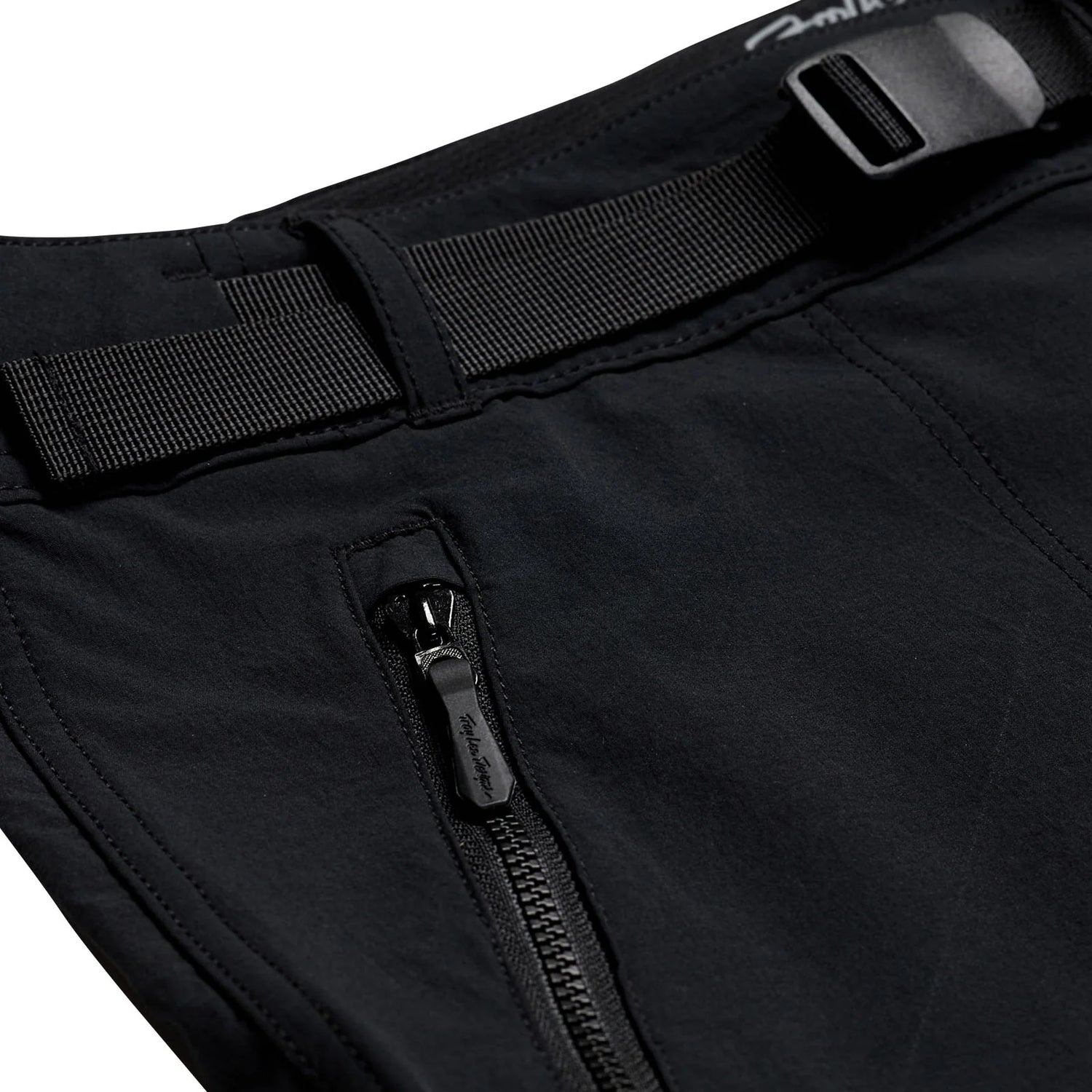 Troy Lee Designs SKYLINE TRAIL SHORT SHELL MONO BLACK DETAIL