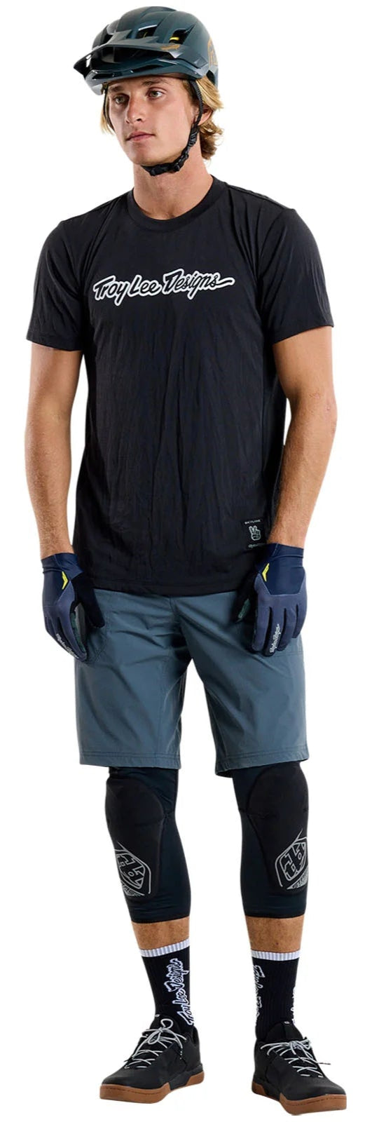 Troy Lee Designs SKYLINE TRAIL SHORT W/ Liner MONO STEEL BLUE FRONT FACING MODEL