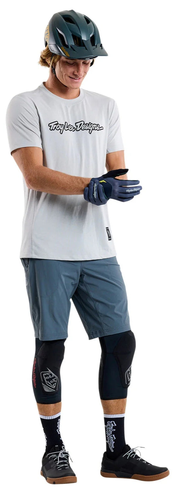 Troy Lee Designs SKYLINE SHORT SLEEVE RIDE TEE SIGNATURE MIST SIDE FRONT FACING MODEL