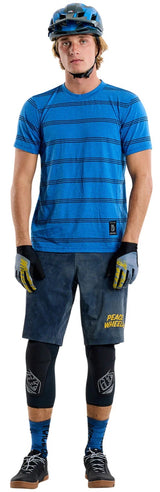 Troy Lee Designs SKYLINE TRAIL SHORT W/ LINER WASHED OUT DARK CLOUD FRONT FACING MODEL