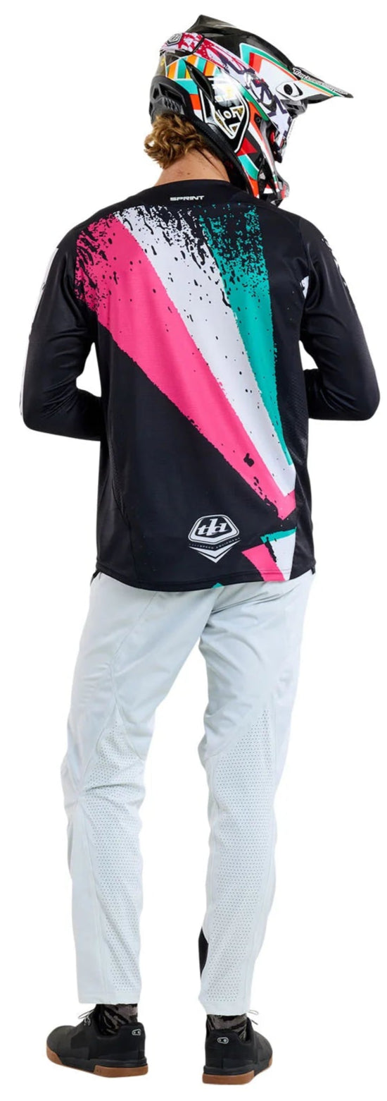 Troy Lee Designs SPRINT JERSEY FULL PULL BLACK BACK FACING MODEL