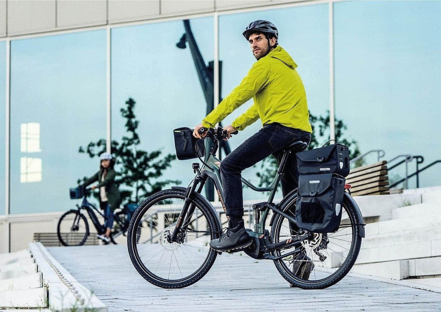 Ortlieb e-Bike Rack-Bag_Lifestyle