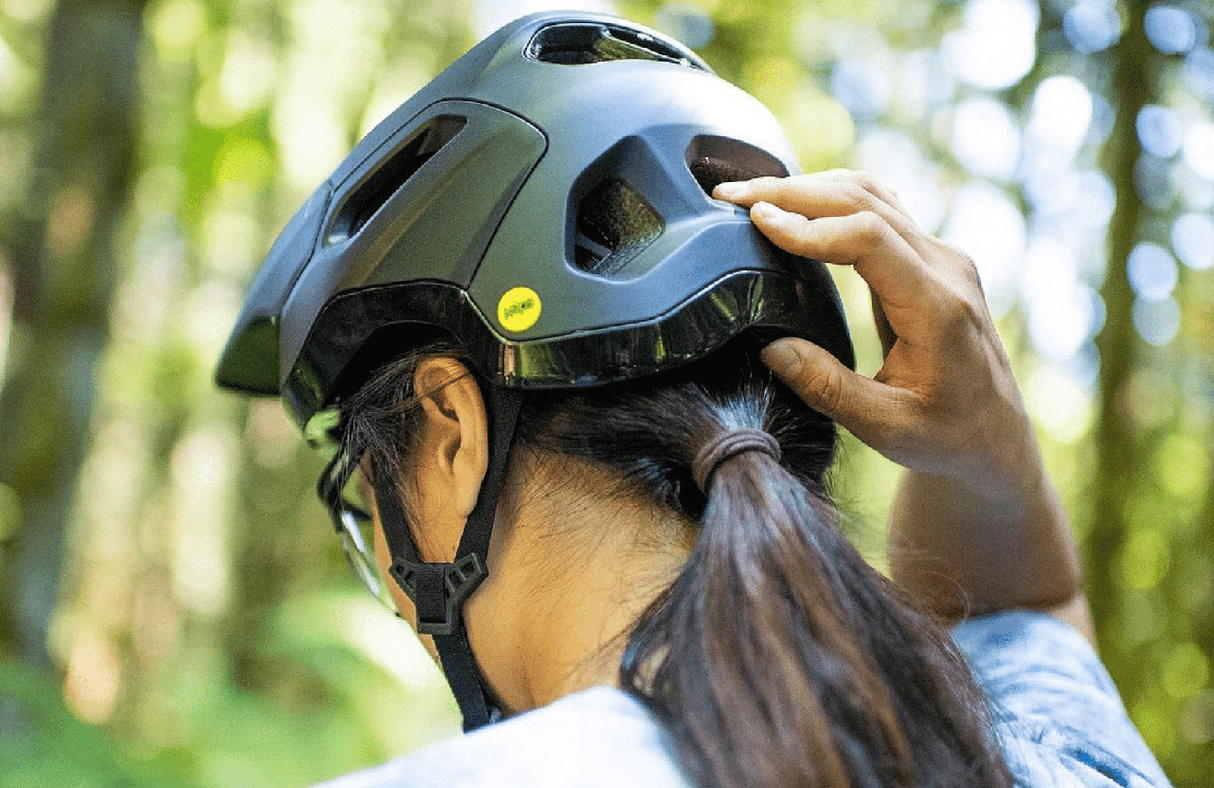 Specialized Tactic 4 Helmet Oak Green Lifestyle 1